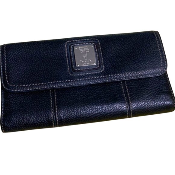 Tignanello Handbags - Tignanello Leather Dark Navy Blue Wallet  in Good Pre-Loved Condition